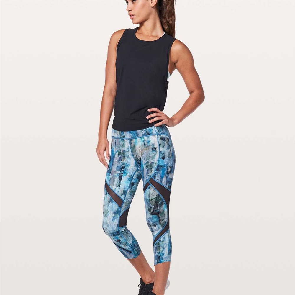 Lululemon on pace crops sz 8